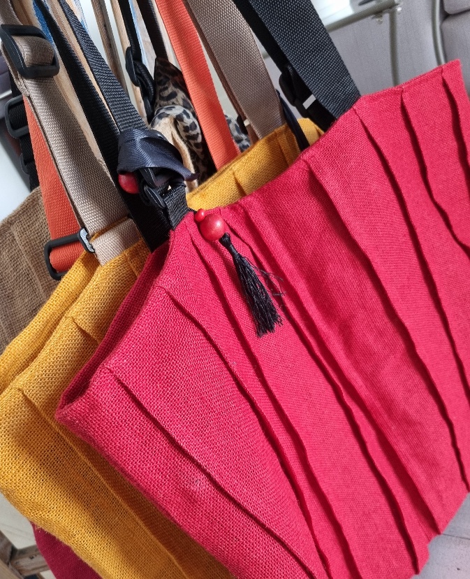 PLEATED TOTE - BERRY - Image 6