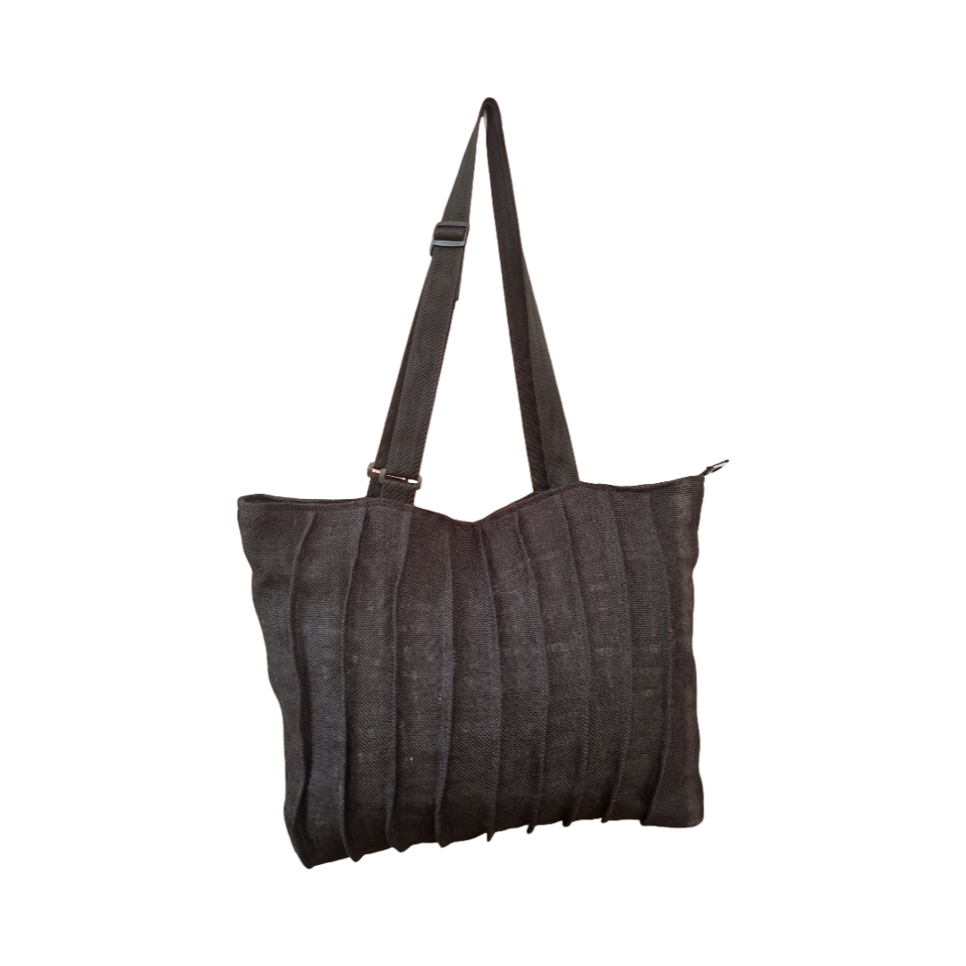 PLEATED TOTE - BLACK - Image 4