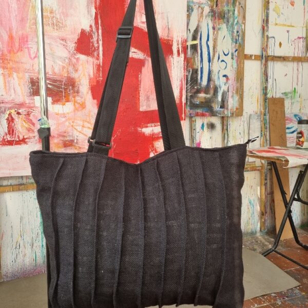 PLEATED TOTE - BLACK