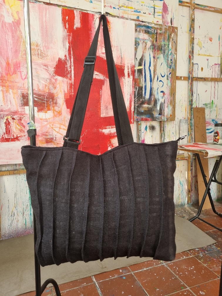 PLEATED TOTE - BLACK