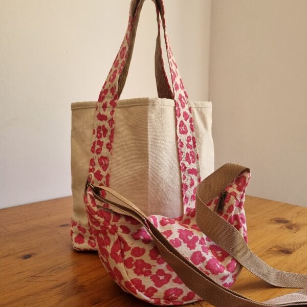 CLASSIC COLLECTION - YOUR TOTE MEDIUM - PINK LEO