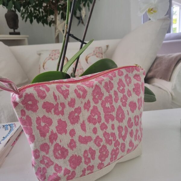 PERFECT POUCH - PINK LEO